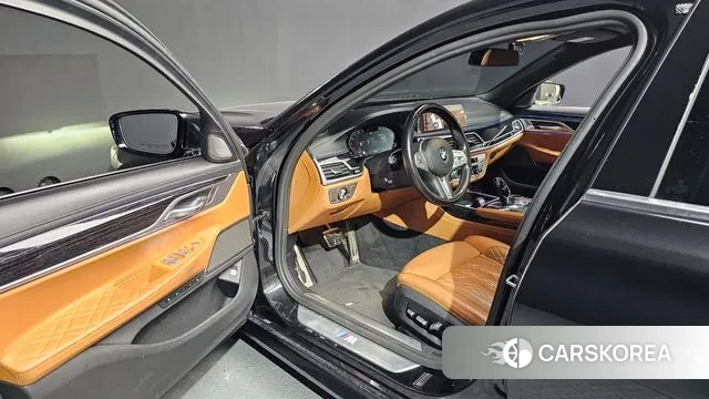 BMW 7 Series (G11) 2020 Черный из Кореи, фото 2