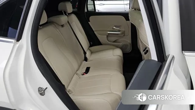 Mercedes-Benz GLA - Class H247 2021 Белый из Кореи, фото 2