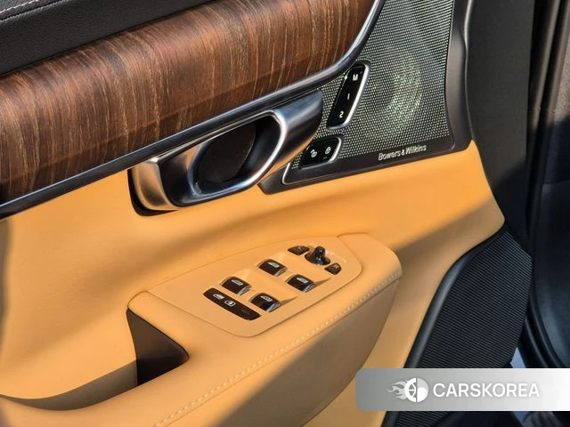 Volvo S90 2024 Песочный из Кореи, фото 2