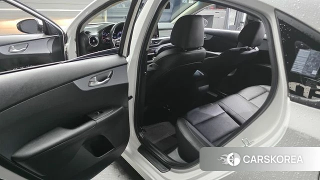 Kia The New K3 2nd generation 2022 Белый из Кореи, фото 2