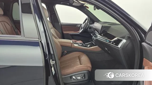 BMW X5 (G05) 2024 Черный из Кореи, фото 2