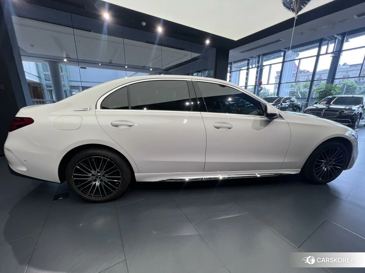Mercedes-Benz Class C 2024 Белый из Китая, фото 2