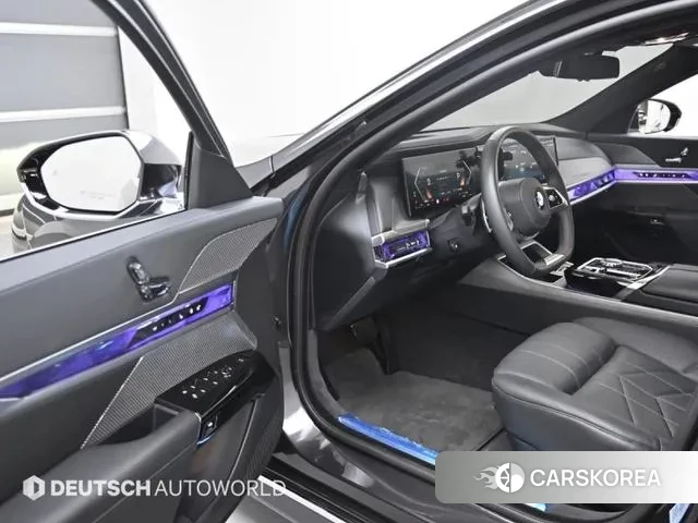 BMW 7 Series (G70) 2023 Серый из Кореи, фото 2