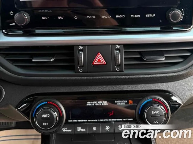 Kia The New K3 2nd generation 2021 Белый из Кореи, фото 2