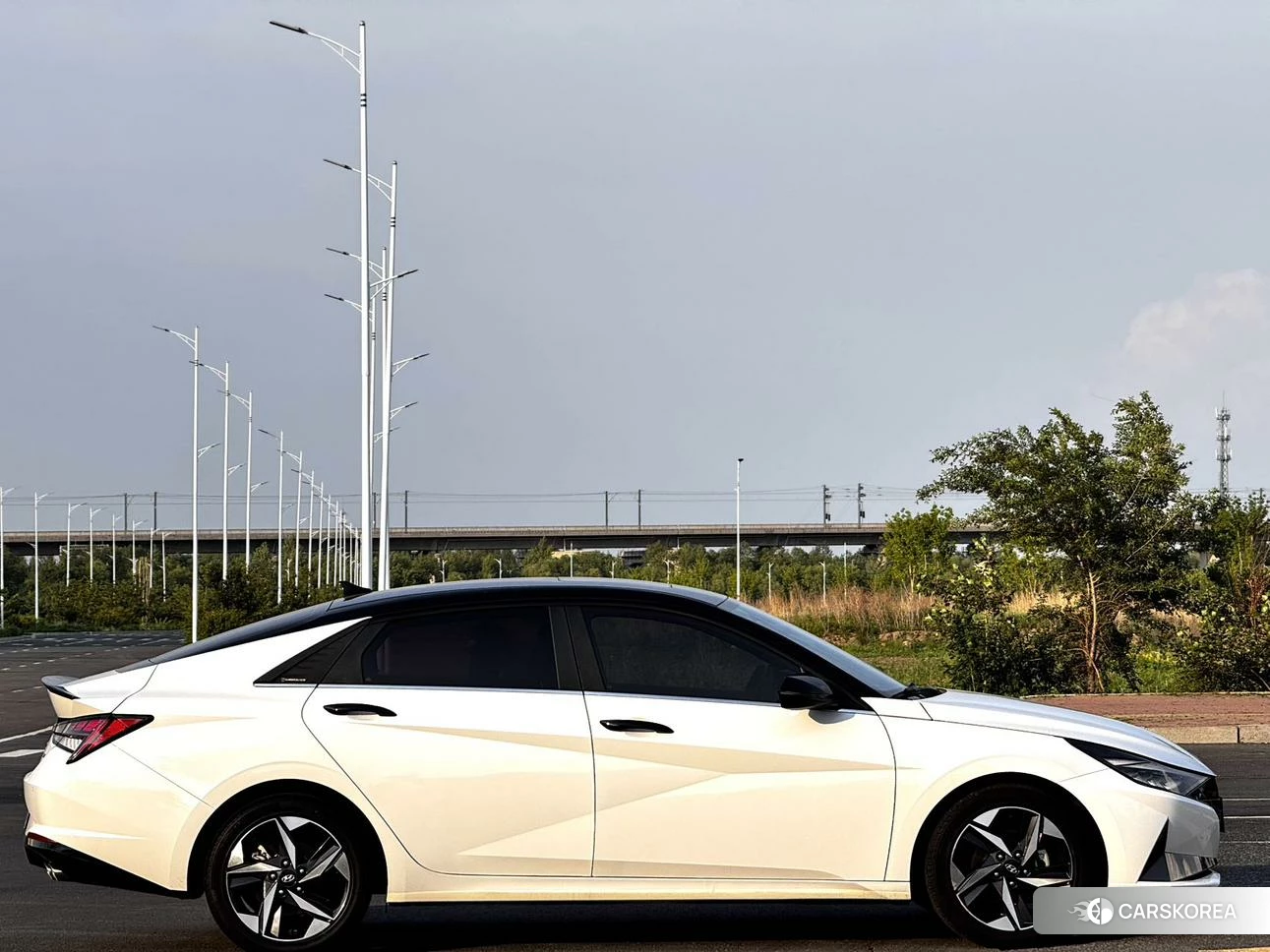 Hyundai Elantra 2022 Белый из Китая, фото 2