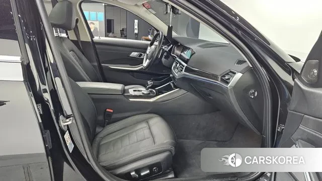 BMW 3 Series (G20) 2021 Черный из Кореи, фото 2