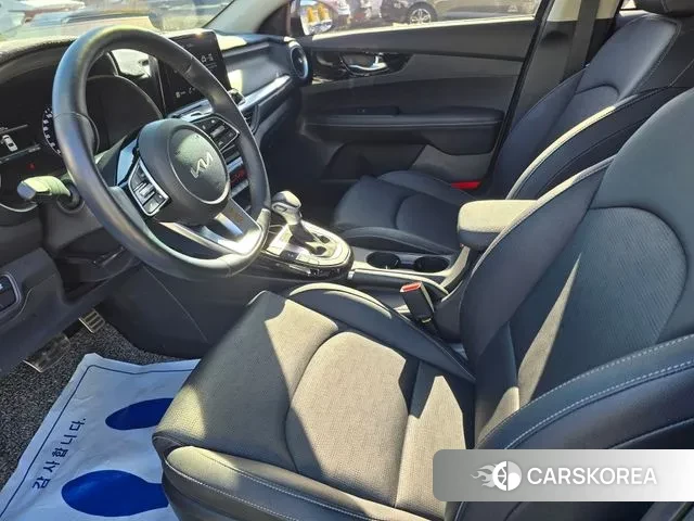 Kia The New K3 2nd generation 2023 Серый из Кореи, фото 2