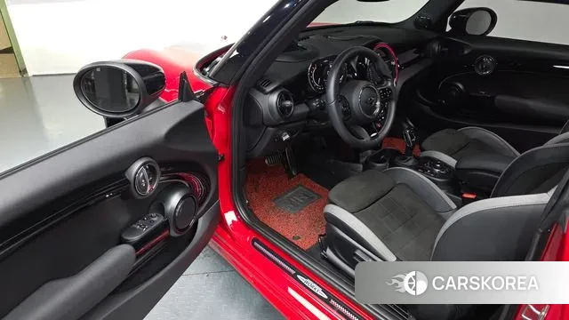 Mini Cooper S 2023 Красный из Кореи, фото 2