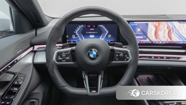 BMW 5 Series (G60) 2025 Белый из Кореи, фото 2