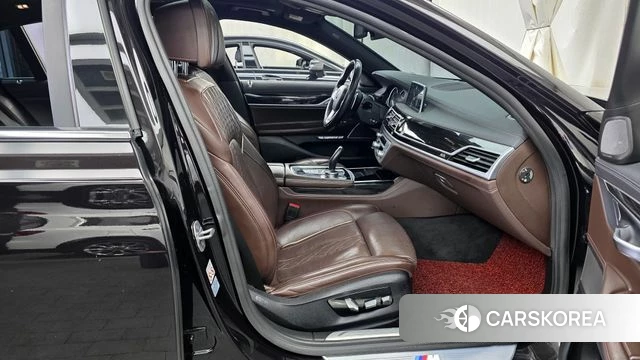 BMW 7 Series (G11) 2018 Черный из Кореи, фото 2