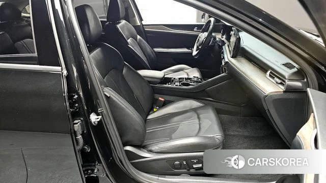 Kia K5 3rd generation 2023 Черный из Кореи, фото 2