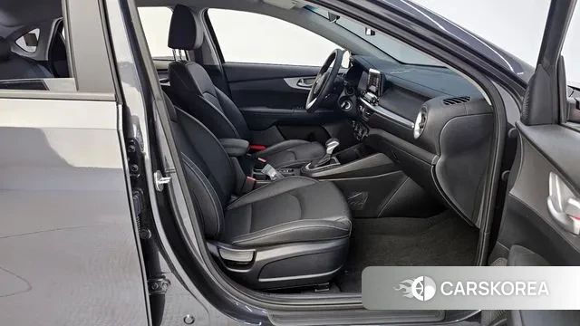 Kia The New K3 2nd generation 2022 Серый из Кореи, фото 2