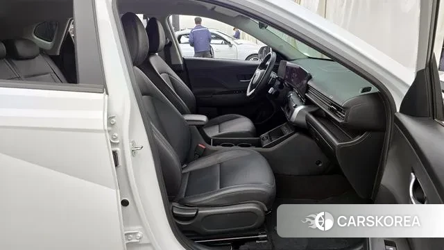 Hyundai Kona (SX2) 2024 Белый из Кореи, фото 2