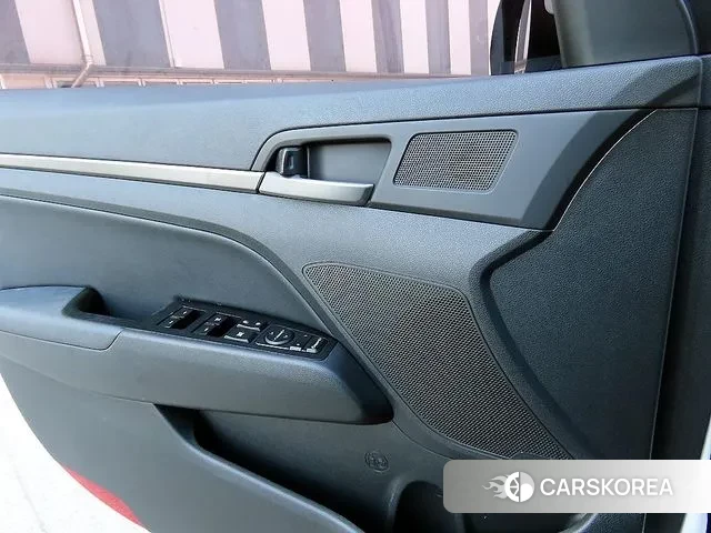 Hyundai Avante AD 2018 Белый из Кореи, фото 2