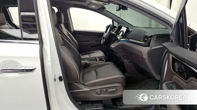 Honda Odyssey 2023 Белый из Кореи, фото 2