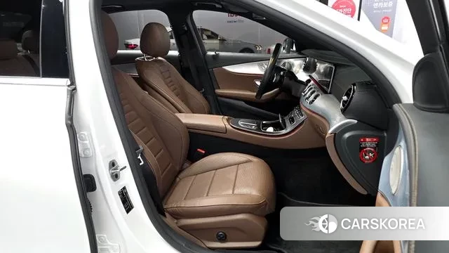 Mercedes-Benz E-Class W213 2021 Белый из Кореи, фото 2