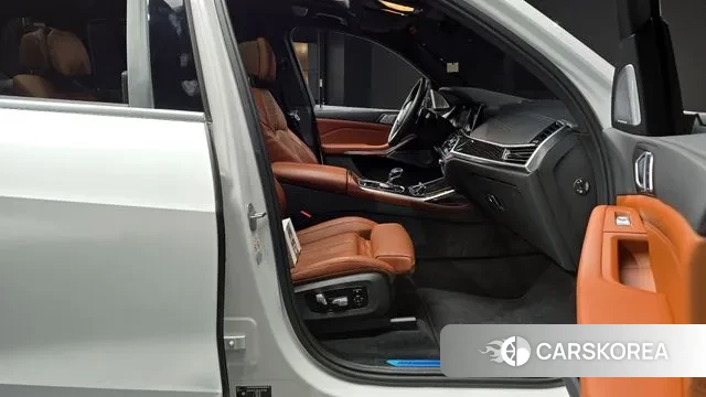 BMW X7 (G07) 2021 Белый из Кореи, фото 2