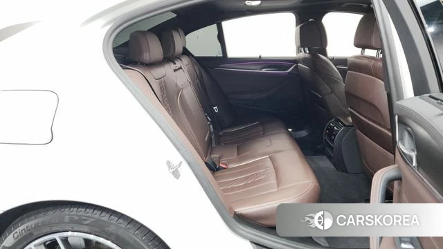 BMW 5 Series (G30) 2022 Белый из Кореи, фото 2
