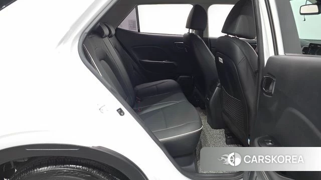Hyundai Venue 2023 Белый из Кореи, фото 2