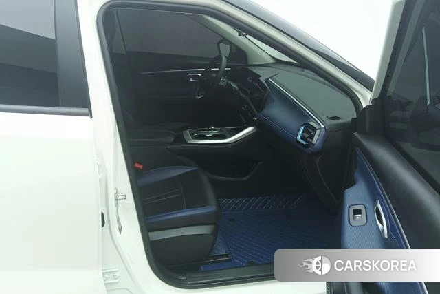 GAC Trumpchi Trumpchi GS3 2025 Белый из Китая, фото 2