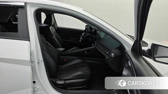 Hyundai Avante Hybrid (CN7) 2023 Белый из Кореи, фото 2