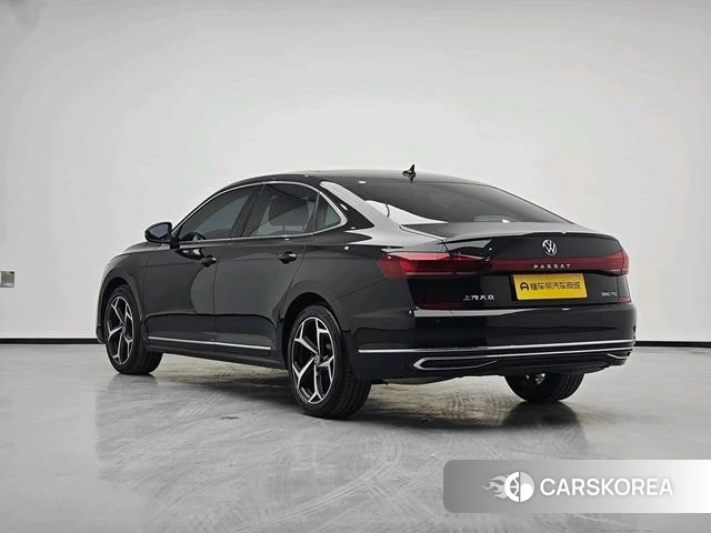 Volkswagen Passat 2025 Черный из Китая, фото 2