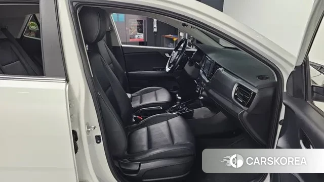 Kia Stonic 2018 Белый из Кореи, фото 2