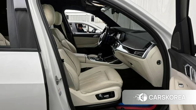 BMW X7 (G07) 2022 Белый из Кореи, фото 2