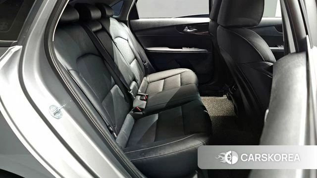 Kia The New K3 2nd generation 2024 Серебристо-серый из Кореи, фото 2