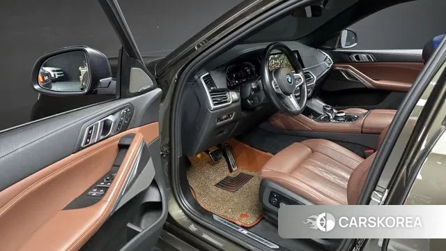 BMW X6 (G06) 2023 Песочный из Кореи, фото 2