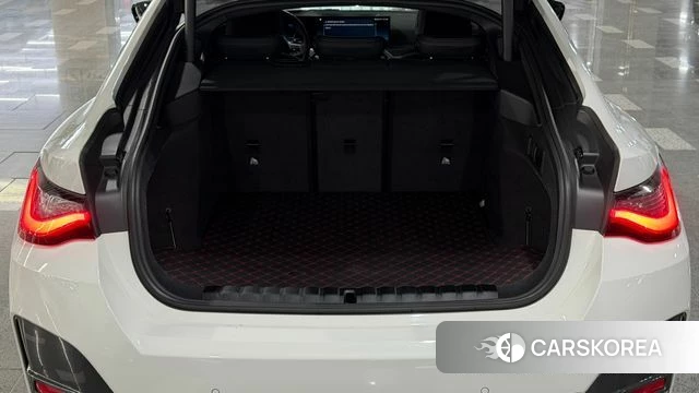 BMW i4 2023 Белый из Кореи, фото 2