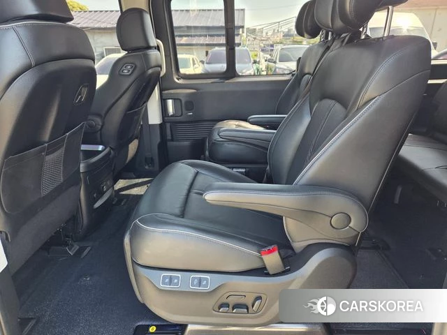 Hyundai Staria 2023 Белый из Кореи, фото 2