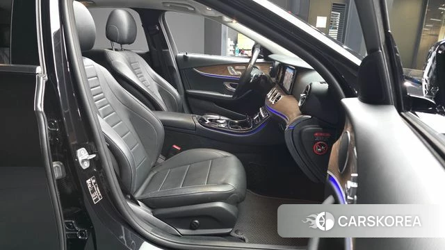 Mercedes-Benz E-Class W213 2018 Черный из Кореи, фото 2