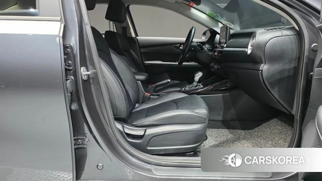 Kia The New K3 2nd generation 2023 Серый из Кореи, фото 2