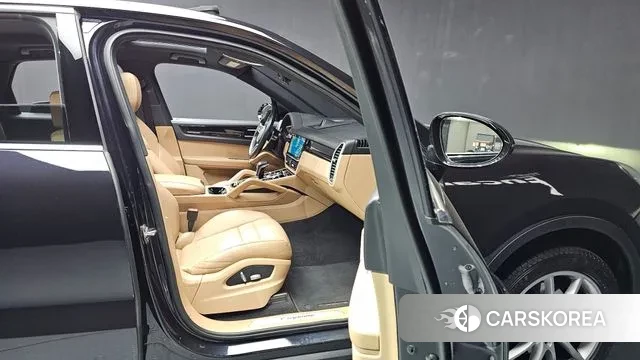 Porsche Cayenne (PO536) 2019 Черный из Кореи, фото 2