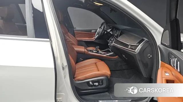 BMW X7 (G07) 2022 Белый из Кореи, фото 2