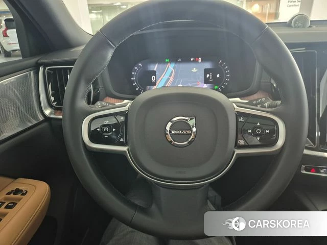 Volvo V60 Cross-Country 2nd Generation 2025 Белый из Кореи, фото 2