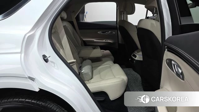 Genesis GV70 2023 Белый из Кореи, фото 2