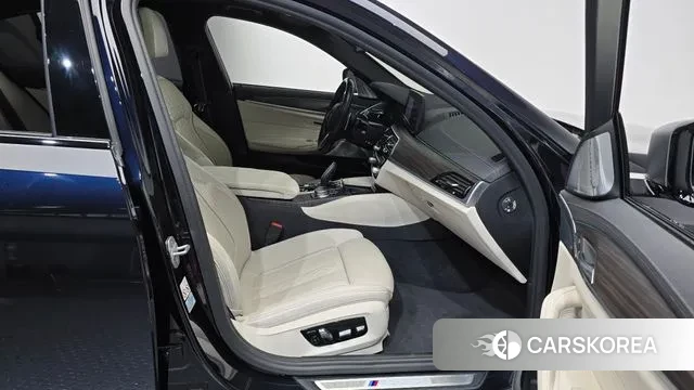 BMW 5 Series (G30) 2020 Черный из Кореи, фото 2