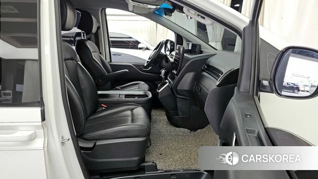 Hyundai Staria 2022 Белый из Кореи, фото 2