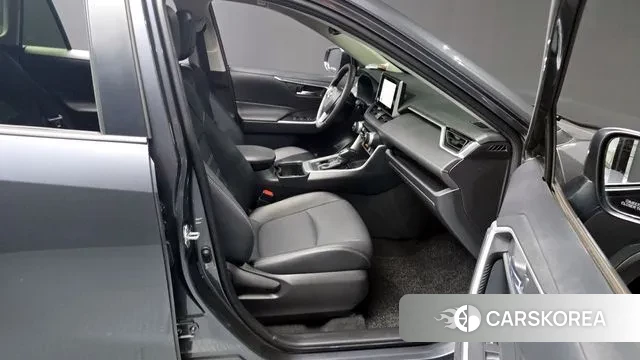 Toyota RAV4 5th Generation 2023 Серый из Кореи, фото 2