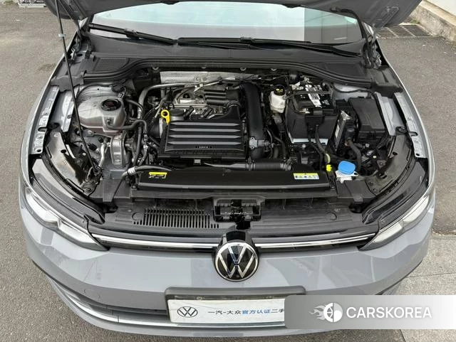 Volkswagen Golf 2024 Серебристо-серый из Китая, фото 2