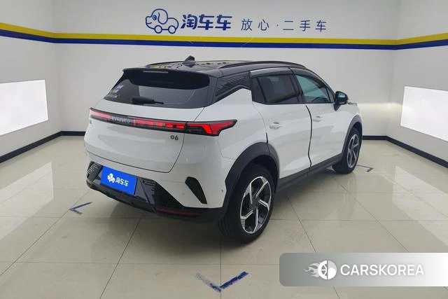 Lynk 06 2024 Белый из Китая, фото 2
