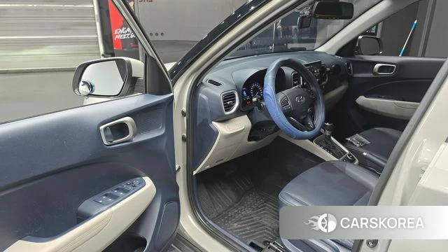 Hyundai Venue 2021 Серебристо-серый из Кореи, фото 2