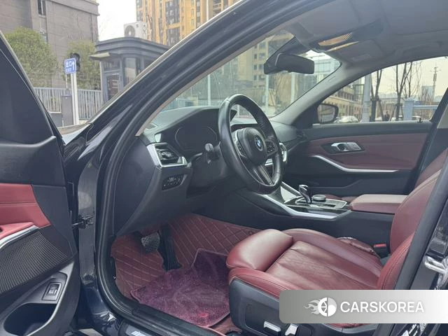 BMW 3 series 2022 Черный из Китая, фото 2