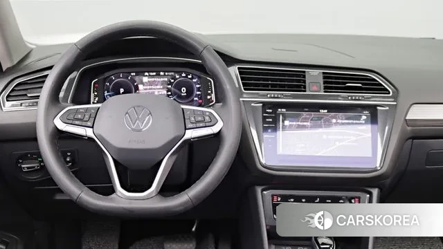 Volkswagen Tiguan Allspace 2024 Белый из Кореи, фото 2