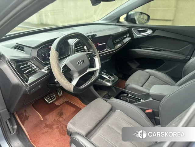 Audi Q4 e-tron 2023 Серебристо-серый из Китая, фото 2