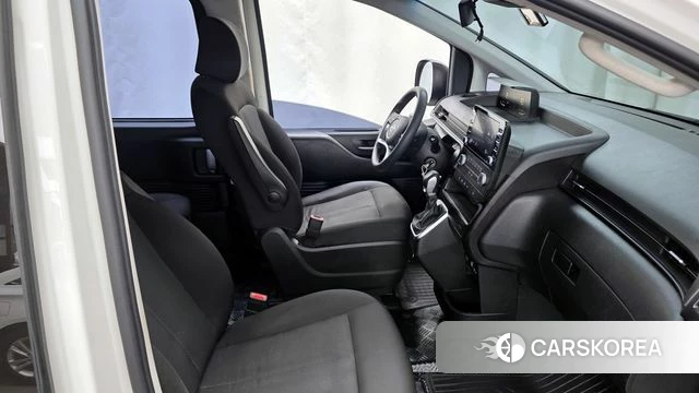 Hyundai Staria 2023 Белый из Кореи, фото 2
