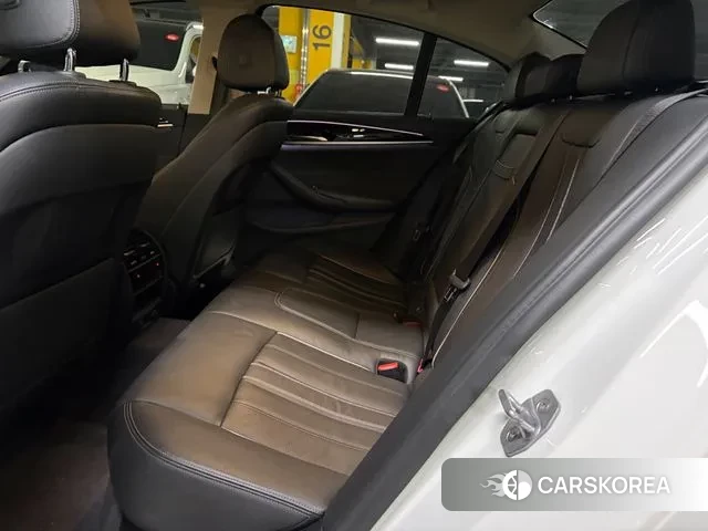 BMW 5 Series (G30) 2019 Белый из Кореи, фото 2