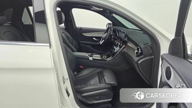 Mercedes-Benz GLC-Class X253 2021 Белый из Кореи, фото 2